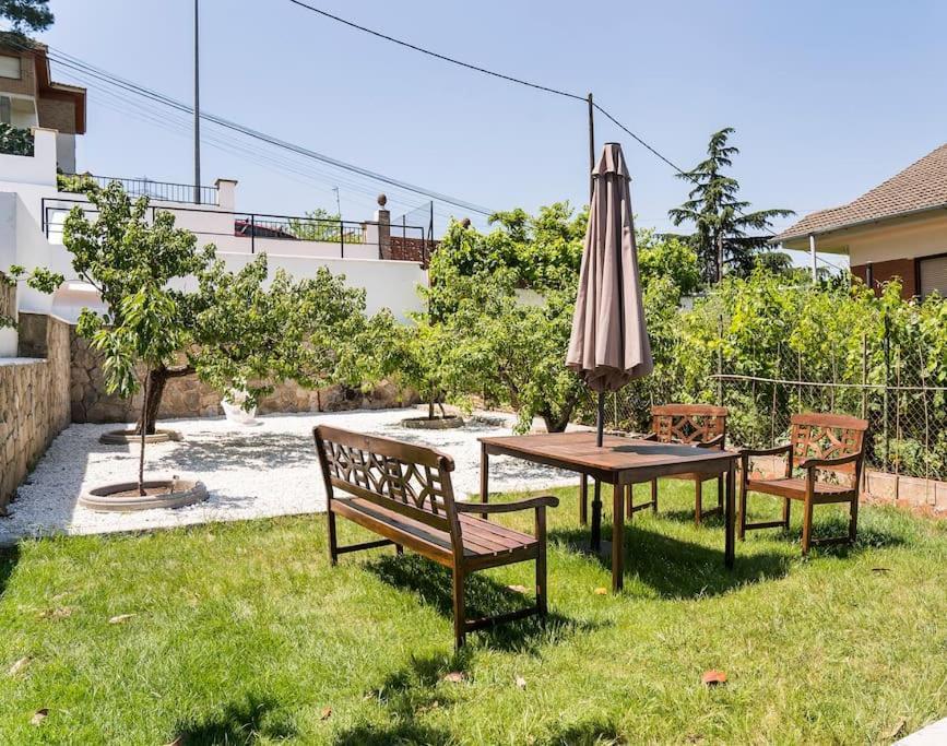 20 Min From Bcn- Charming House W/ Pool & Bbq Area Villa Cervelló Buitenkant foto