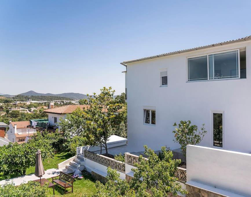 20 Min From Bcn- Charming House W/ Pool & Bbq Area Villa Cervelló Buitenkant foto